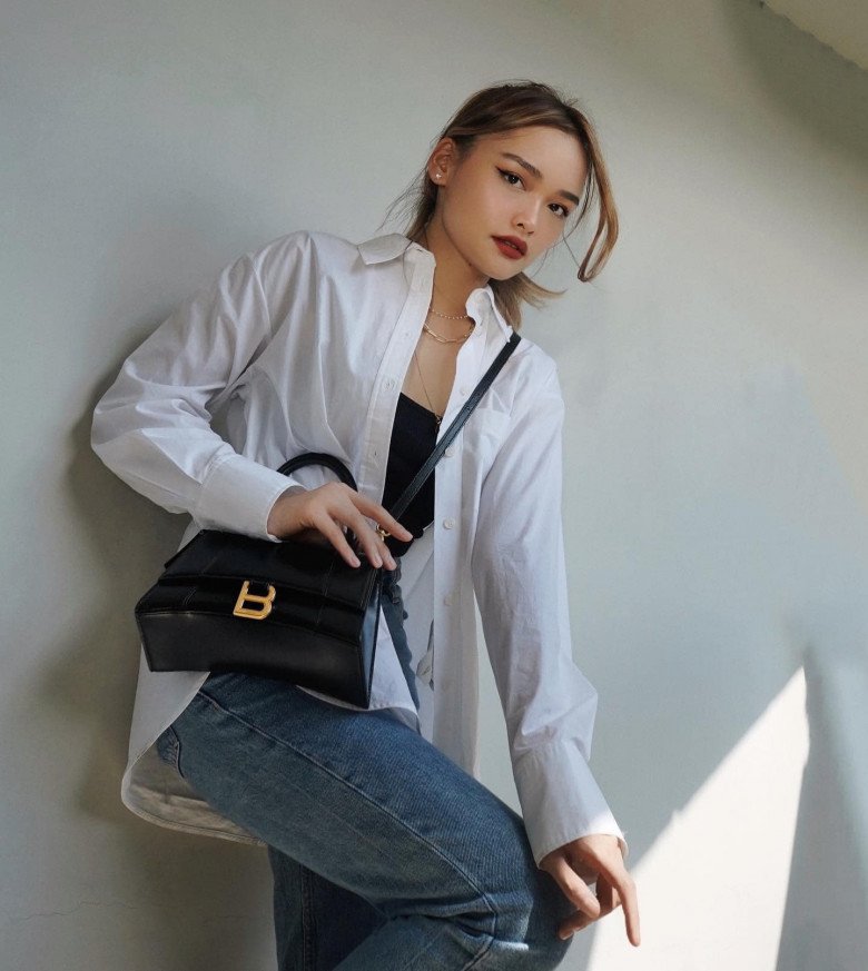 Linda tận hưởng cuộc sống sung túc, tự kiếm được ra tiền, đi du lịch nhiều nơi sang chảnh và sử dụng đồ hiệu đắt đỏ