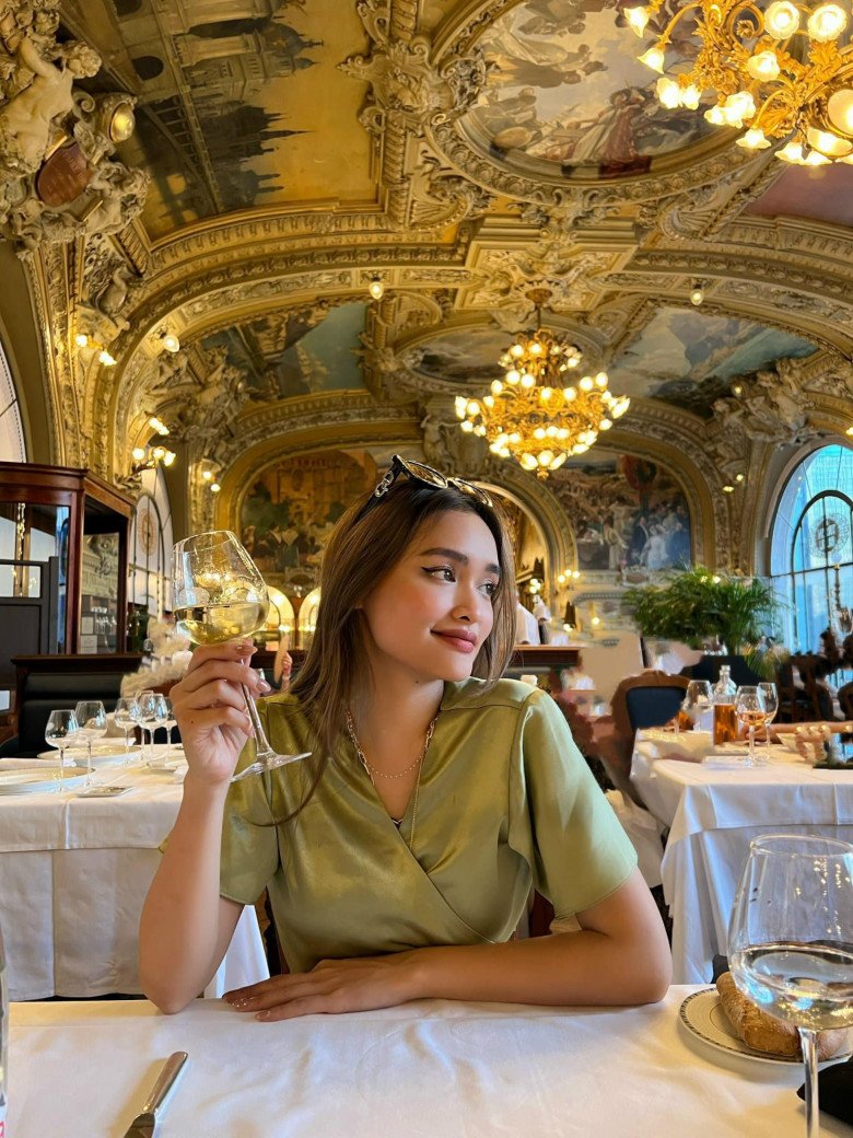 Cô nàng Tiktoker bị bố mẹ “lừa” chuyện gia đình khó khăn, lớn lên mới biết nhà giàu, sở hữu khách sạn hạng sang - 3