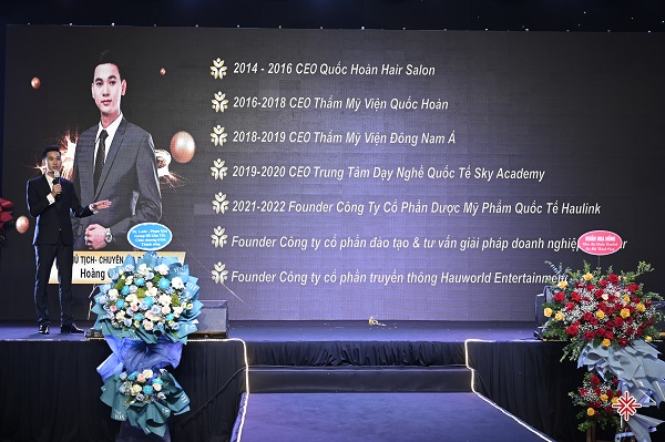 CEO Haulink Cosmetics – ông Hoàng Quốc Hoàn với 9 năm kinh nghiệm kinh doanh (ngành làm đẹp), từ hair salon, cho đến phun xăm thẩm mỹ, thẩm mỹ viện, đào tạo học viên,…