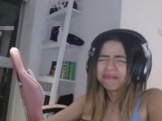 Tin tức - Nữ streamer gây phẫn nộ khi lộ "cảnh nóng" với bạn trai trong lúc livestream vì hình ảnh phản chiếu trong gương