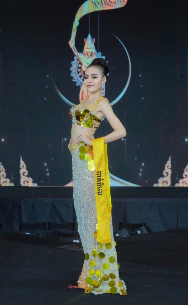 amp;#34;Ngán ngẩmamp;#34; với trang phục của dàn thí sinh Miss Grand Cambodia 2022 - 8