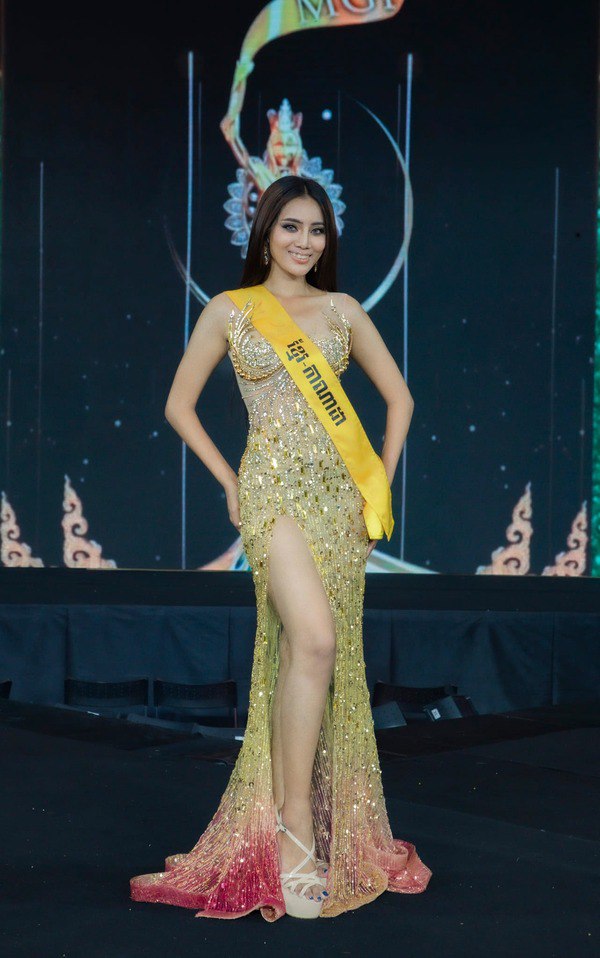 amp;#34;Ngán ngẩmamp;#34; với trang phục của dàn thí sinh Miss Grand Cambodia 2022 - 11