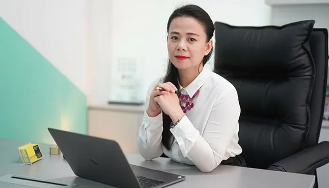 Về mặt pháp lý, tôi vẫn giữ nguyên quan điểm chúng tôi vẫn đang là vợ chồng, doanh nhân Đào Lan Hương - vợ Shark Bình khẳng định.
