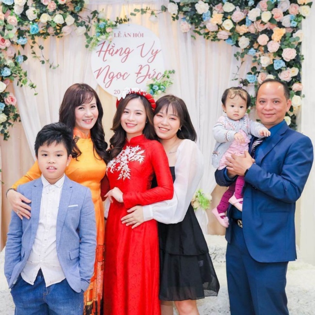 Bà Vụ trưởng quyền lực amp;#34;Đấu Tríamp;#34;: Chưa 50 tuổi đã lên chức bà ngoại, nửa đêm chồng vẫn sẵn sàng vào bếp - 12