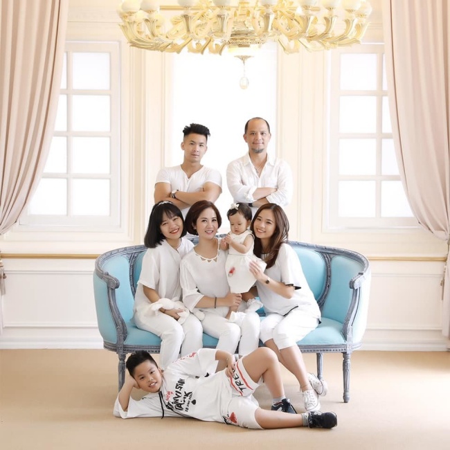 Bà Vụ trưởng quyền lực amp;#34;Đấu Tríamp;#34;: Chưa 50 tuổi đã lên chức bà ngoại, nửa đêm chồng vẫn sẵn sàng vào bếp - 11