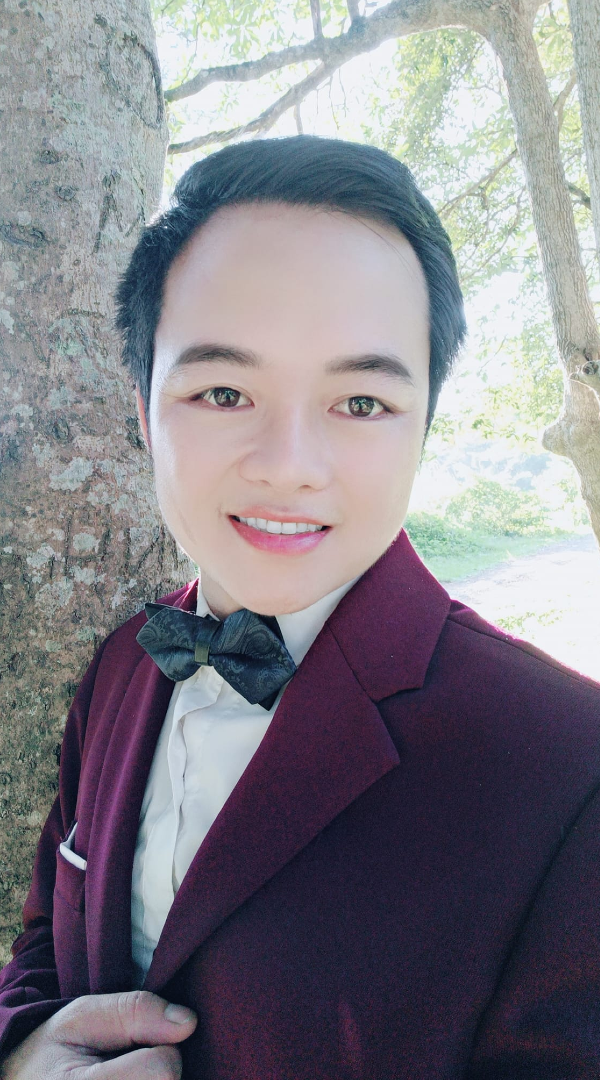 Những bức ảnh được cặp đôi nhá hàng trong bộ ảnh cưới vừa chụp để kỷ niệm ngày cưới