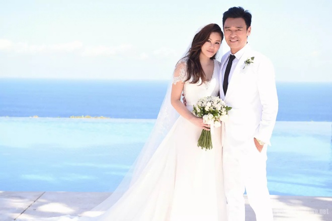 Ảnh cưới của Chung Trấn Đào và vợ năm 2014.