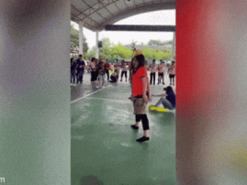 Chết cười trò chơi team-building vui nhộn, khó đỡ ở Thái Lan