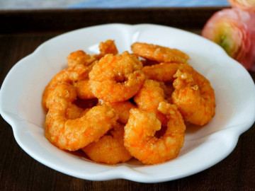 Tôm chiên tẩm thêm thứ này độ ngon tăng gấp nhiều lần, cả nhà ăn không muốn gác đũa