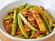 Bếp Eva - Thịt băm xào với loại quả siêu giàu vitamin C nhưng không chua này vừa ngon vừa bổ