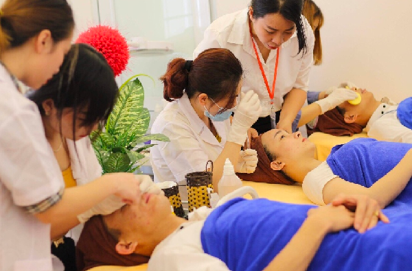 TOP 5 ngành nghề ở Việt Nam dễ xin việc nhất 5 năm tới, có ngành không cần bằng cấp vẫn được thu nhập ổn - 3