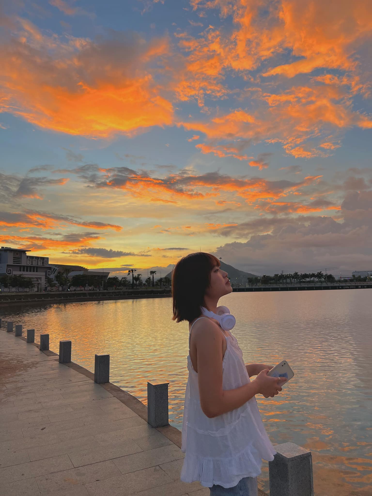 Khung cảnh thơ mộng ở hồ Điều Hòa