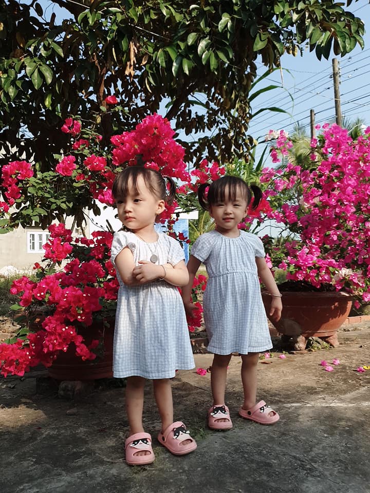 Hình ảnh bất ngờ của cặp đôi song sinh dính liền Diệu Nhi - Trúc Nhi sau 2 năm phẫu thuật tách rời - 3