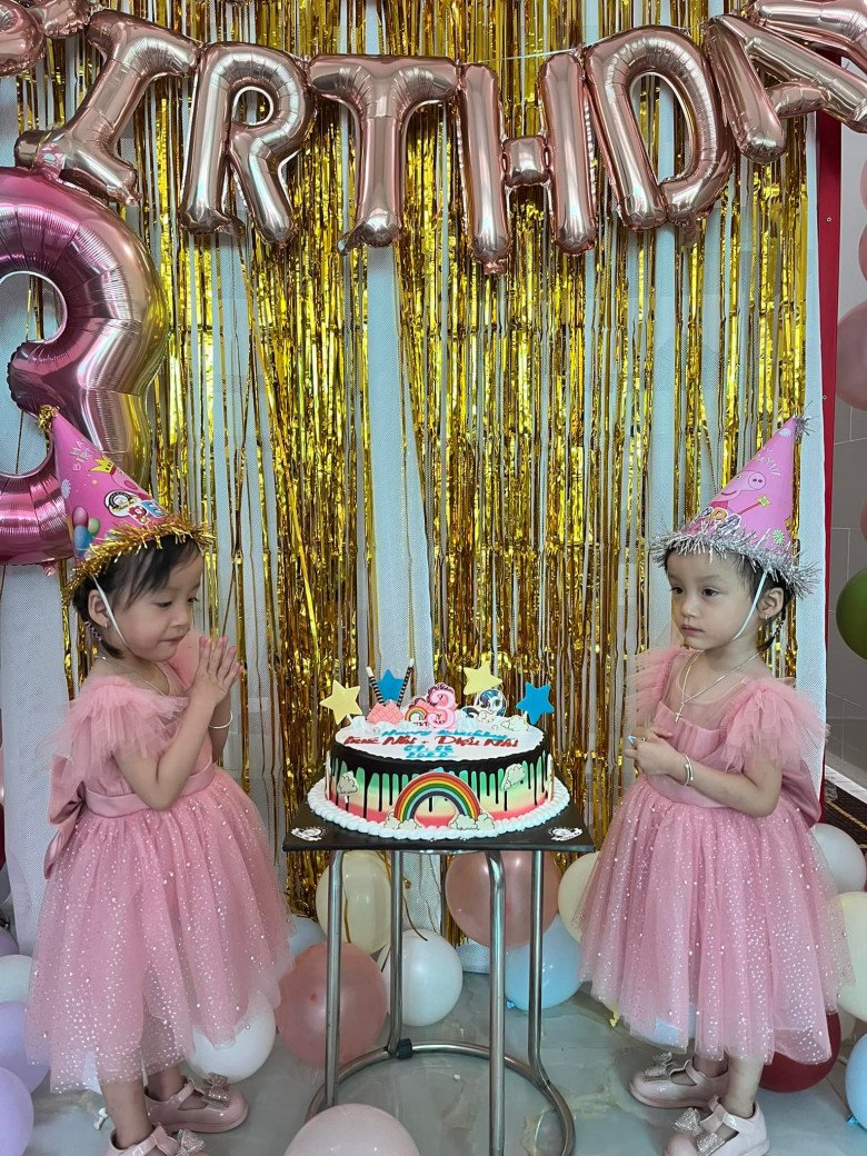 Hình ảnh bất ngờ của cặp đôi song sinh dính liền Diệu Nhi - Trúc Nhi sau 2 năm phẫu thuật tách rời - 7