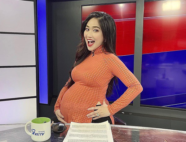 Nữ MC gốc Việt thử thai liên tục 2 năm mới nhận amp;#34;tin vuiamp;#34;, đi đẻ ở Mỹ vật vã 36 tiếng - 4