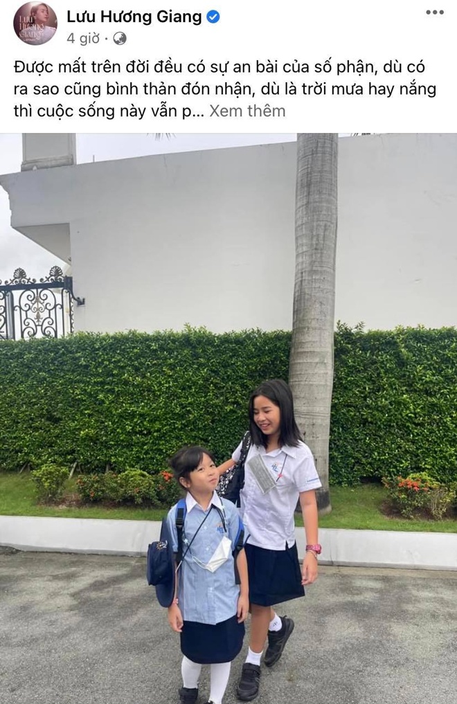 Lưu Hương Giang khoe ảnh 2 con gái cưng trong ngày đầu trở lại trường.