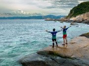 Xem ăn chơi - Ngất ngây cung đường vượt đồi cát nóng, băng rừng “săn mặt trời” ở cực Đông