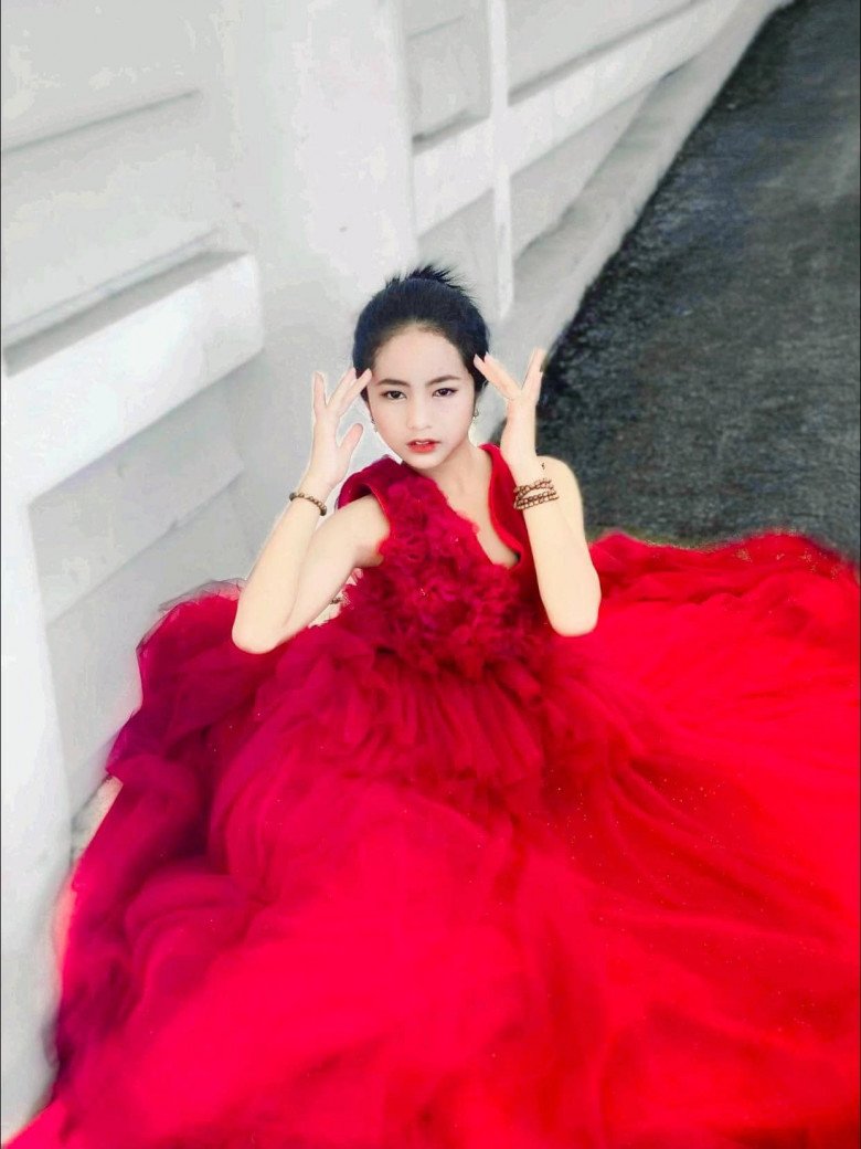 Bé gái dân tộc Pa Cô đạt top 5 Hoa hậu nhí: Xách túi ni lông lên Hà Nội đi thi, được kỳ vọng tiếp bước Hamp;#39;Hen Niê - 15