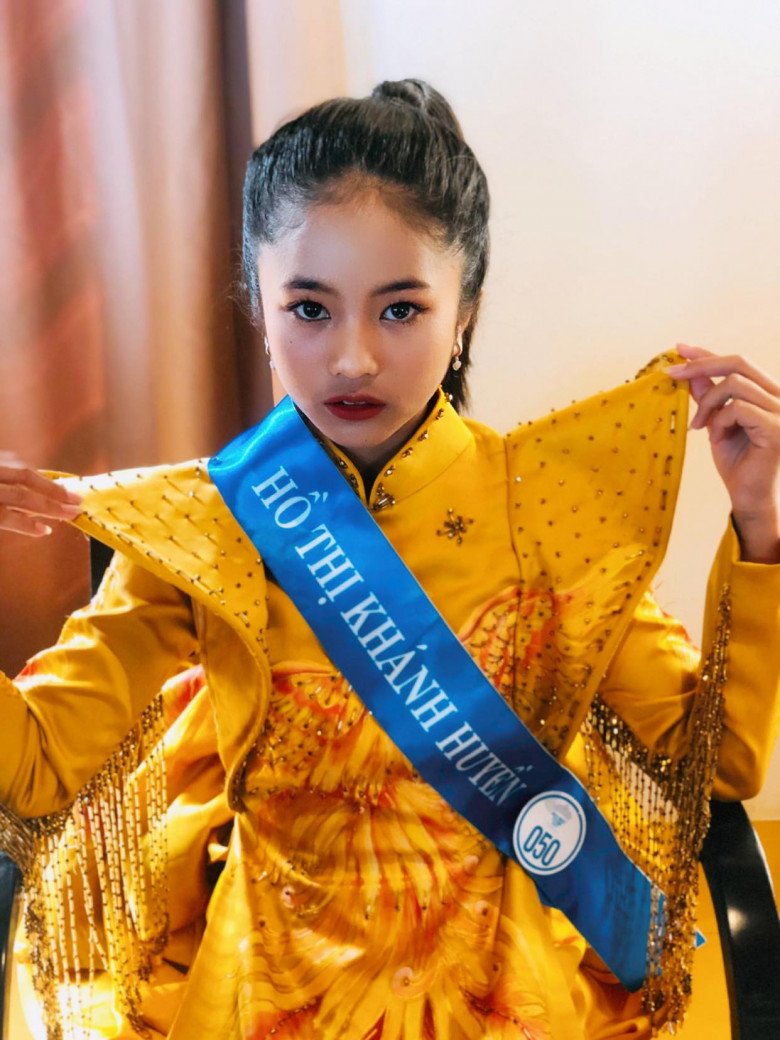Bé gái dân tộc Pa Cô đạt top 5 Hoa hậu nhí: Xách túi ni lông lên Hà Nội đi thi, được kỳ vọng tiếp bước Hamp;#39;Hen Niê - 14