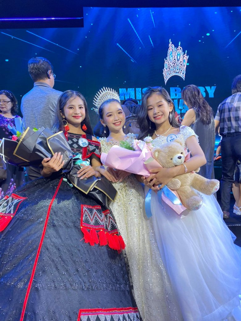 Bé gái dân tộc Pa Cô đạt top 5 Hoa hậu nhí: Xách túi ni lông lên Hà Nội đi thi, được kỳ vọng tiếp bước Hamp;#39;Hen Niê - 18