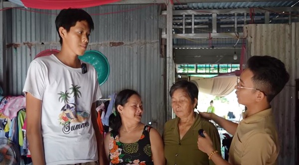 Chàng trai miền Tây bỗng dưng cao đột biến lên tới 2m, có sở thích vô cùng độc lạ không thể lý giải - 2