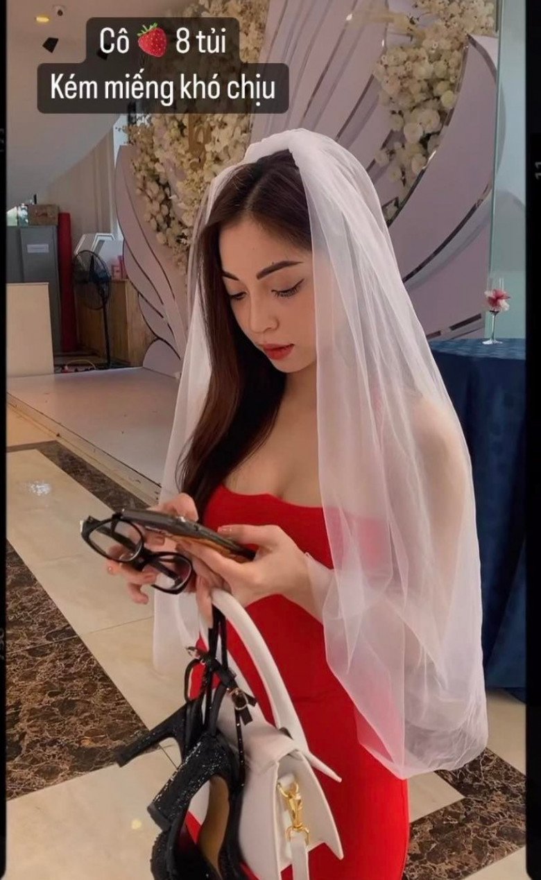Đi dự đám cưới, bạn gái cũ Quang Hải chơi trội với chiếc đầm át cả cô dâu - 4