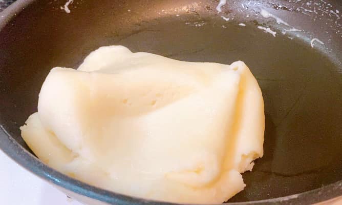 Mẹ đảm mách cách làm bánh dẻo bằng bột nếp thường cực đơn giản, 30 phút là được cả mâm bánh - 1