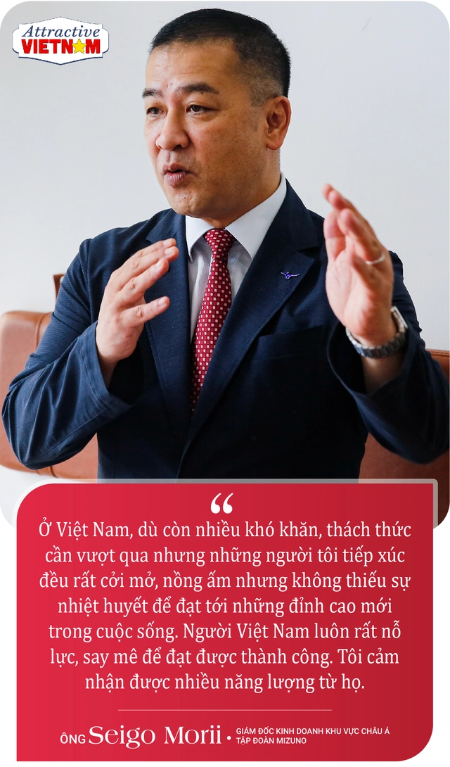 Doanh nhân Nhật hâm mộ tiền đạo Hà Đức Chinh: ‘Tôi ấn tượng sâu sắc với sự khát khao trong mắt người Việt!’ - 4