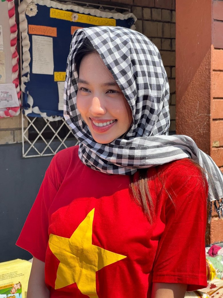 Hội hoa hậu nổi tiếng nhất Việt Nam đụng áo cờ đỏ sao vàng, người mộc mạc người sang chảnh - 3