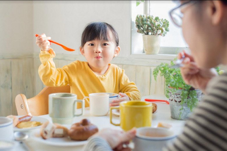 Táo bón khiến trẻ biếng ăn, chậm tăng cân khiến phụ huynh lo lắng - 2