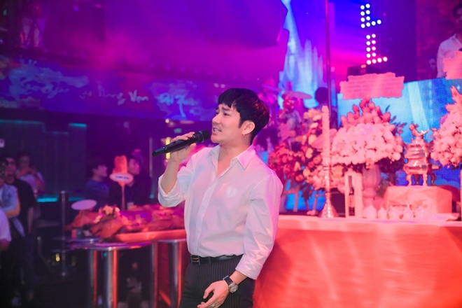 Lễ giỗ Tổ mang một màu sắc rất riêng được đạo diễn Huỳnh Phúc Thanh Nhân dành nhiều thời gian và công sức để lên kịch bản chương trình, tập luyện cùng các nghệ sĩ.