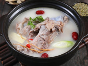 Bếp Eva - Hầm xương không cần cho nhiều gia vị, nhớ 3 điều này nước thơm nức trắng trong như sữa