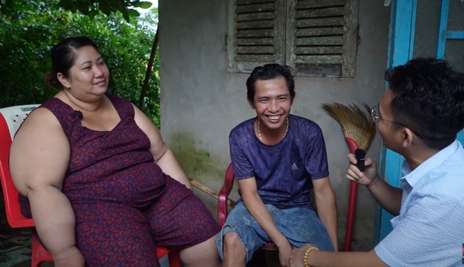 Người phụ nữ Sóc Trăng sinh con xong bỗng dưng nặng 170kg, chồng thứ hai tặng món quà độc lạ không ngờ - 1
