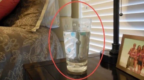 Người thông minh đặt 1 cốc nước muối trong phòng ngủ, lý do sẽ khiến bạn muốn học hỏi
