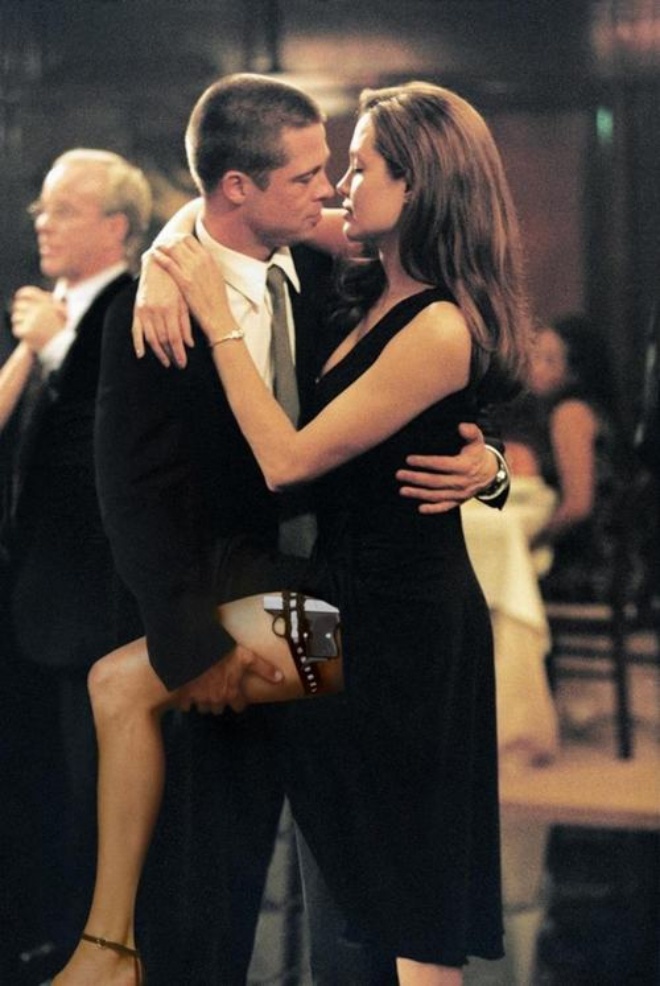 Angelina và Brad vì đóng Ông bà Smith mà nảy sinh tình cảm.