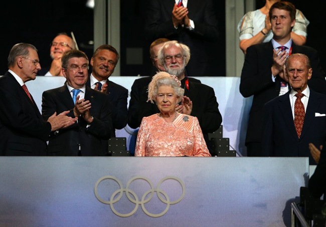 Bí mật thú vị về lần duy nhất Nữ hoàng Elizabeth II đóng phim: Được siêu điệp viên 007 hộ tống dự Olympic 2012 - 4