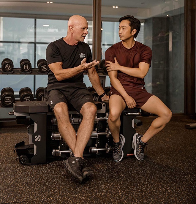 Vóc dáng hiện tại của Cường Đô La khiến bà xã xuýt xoa.