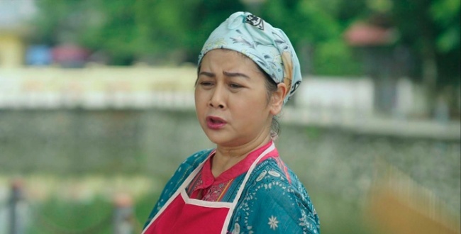 Phong cảm thấy vui khi bà Mỹ và Quyên hợp nhau.