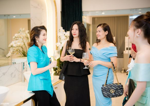 Có quá nhiều sự “đẹp” tại sự kiện khai trương Huyền Phi Beauty Center! - 2