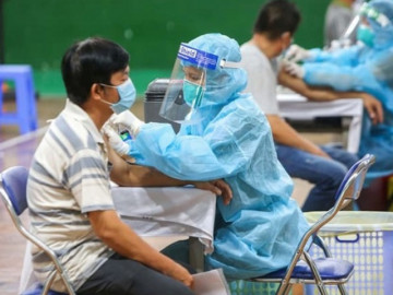 Cần tiêm bao nhiêu mũi vaccine là đủ khi số ca mắc COVID-19 chuyển nặng lại gia tăng?