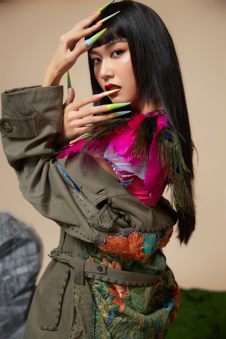 Á hậu Thuý Vân ấn tượng trong trang phục tái chế sẽ trình diễn ở New York Fashion Week - 1