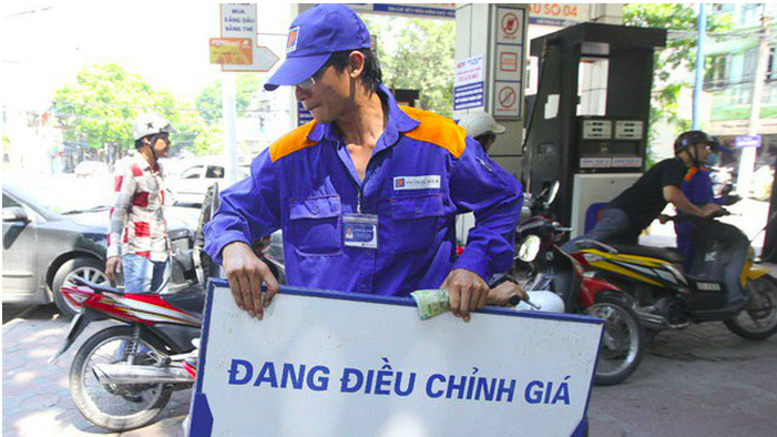 Giá xăng tiếp tục giảm trong kì điều hành hôm nay