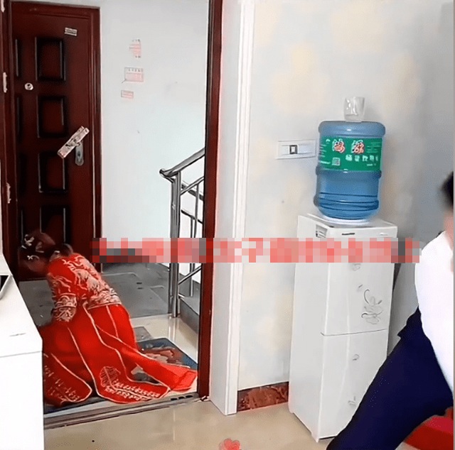 Cô dâu không muốn sống chung với mẹ chồng, cãi nhau với chú rể trong ngày cưới và cái kết đẫm nước mắt - 2