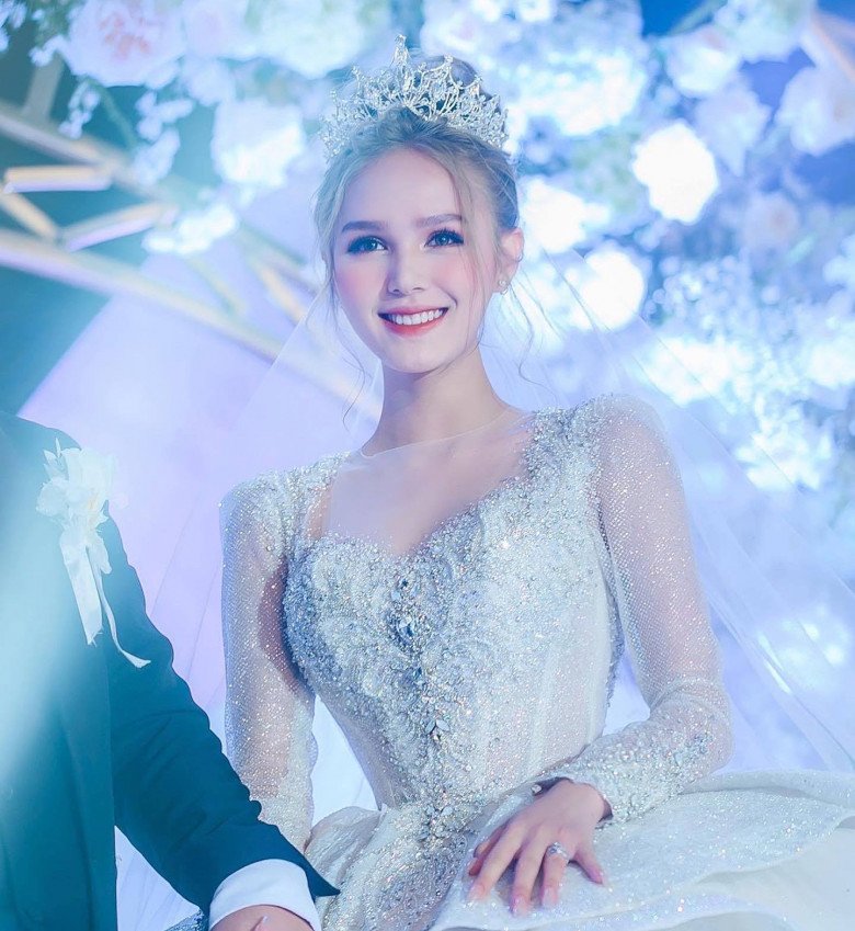 Xoài Non diện váy 28 tỷ lộng lẫy trong ngày cưới