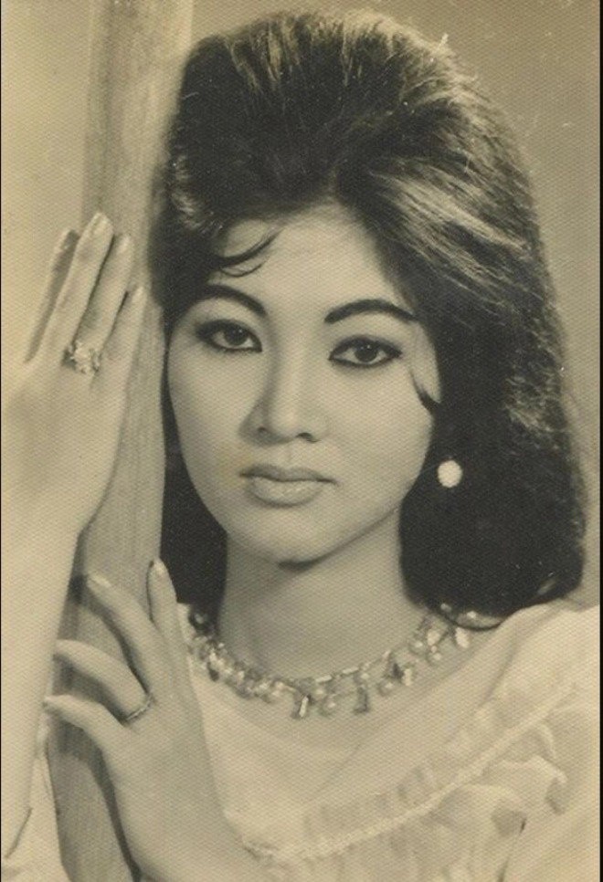 Diễn viên điện ảnh Thẩm Thuý Hằng qua đời tại nhà riêng vào rạng sáng 7/9 vừa qua, hưởng dương 82 tuổi.