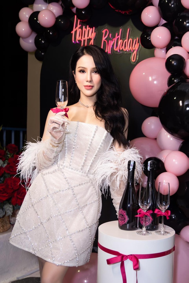 Nữ ca sĩ tiết lộ từng đến gặp tiểu tam nhưng chưa bao giờ nghĩ đến chuyện đánh ghen.