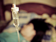 Sức khỏe - Bị COVID-19 có nên truyền nước không? Cách nào tự chữa COVID-19 nhanh khỏi tại nhà?