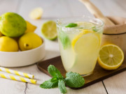 Sức khỏe - 3 sai lầm khi uống nước chanh khiến cơ thể tích thêm mỡ, dạ dày cũng bị tàn phá