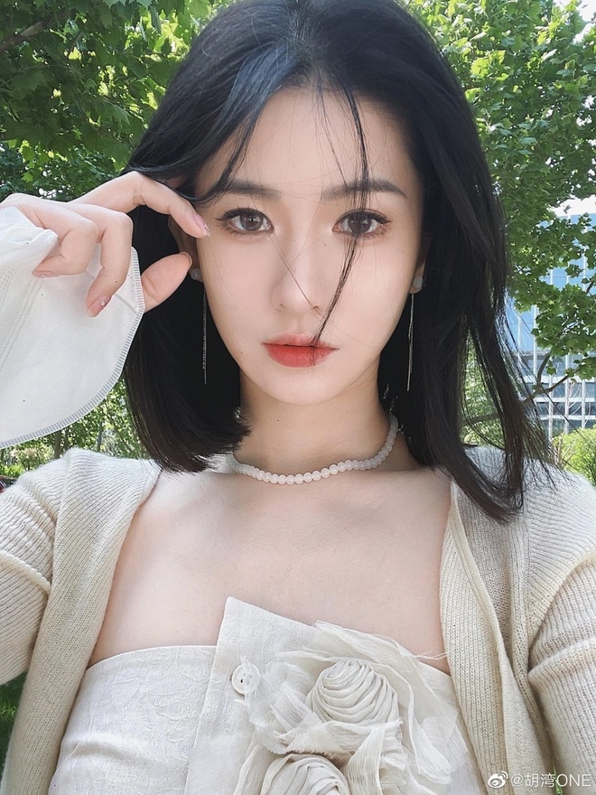 Vương Nhất Bác dính nghi vấn xuất hiện trong danh sách đen của Blase Loan Loan.