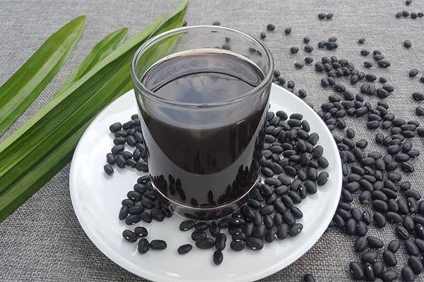 Uống nước đỗ đen phòng ung thư, tốt cho tim mạch nhưng những người sau không nên dùng - 1